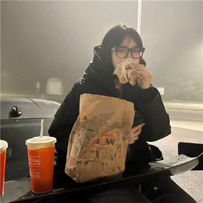 北京伴游女生微生痴瑶的资料