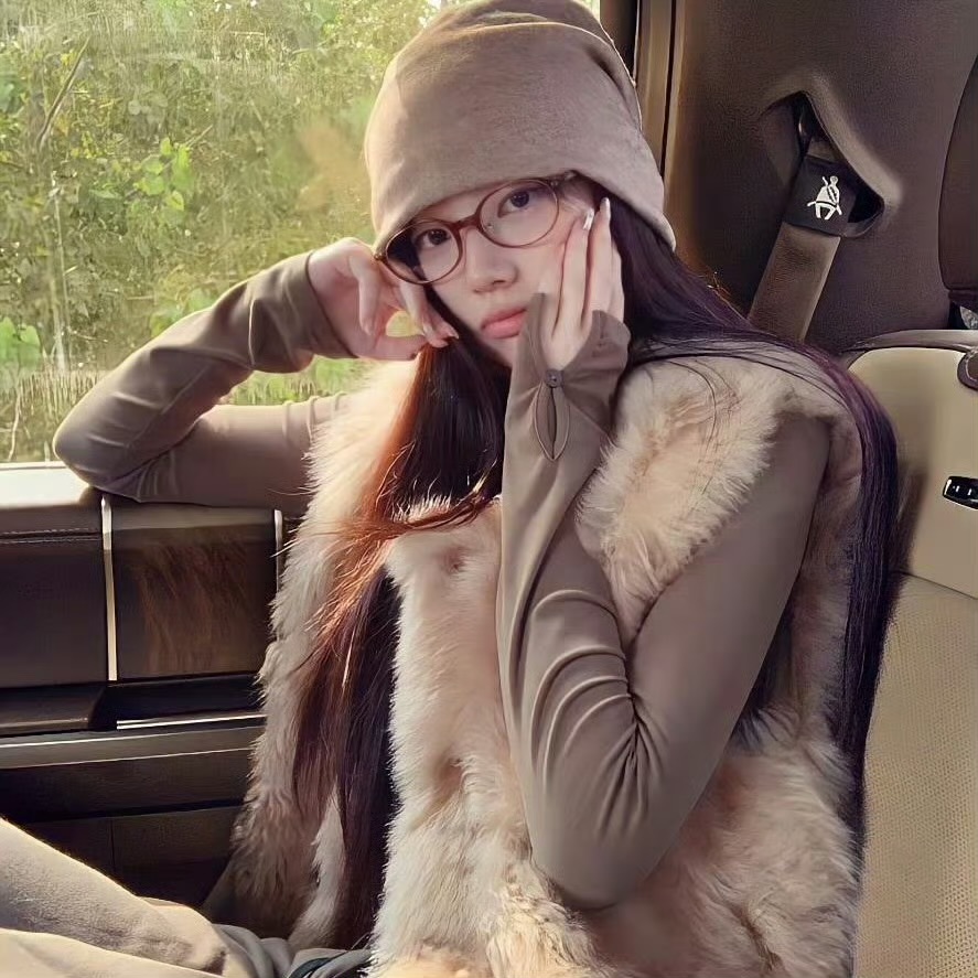 北京伴游女生青瓷语的资料